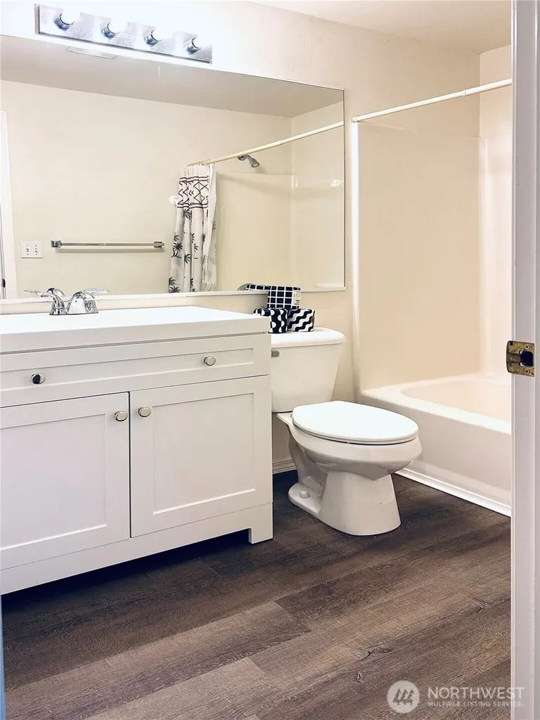 8828 238th St SW Edmonds WA 98026