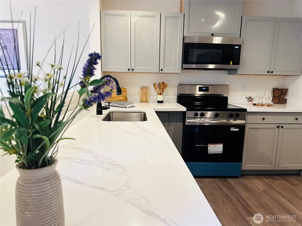 8828 238th St SW Edmonds WA 98026