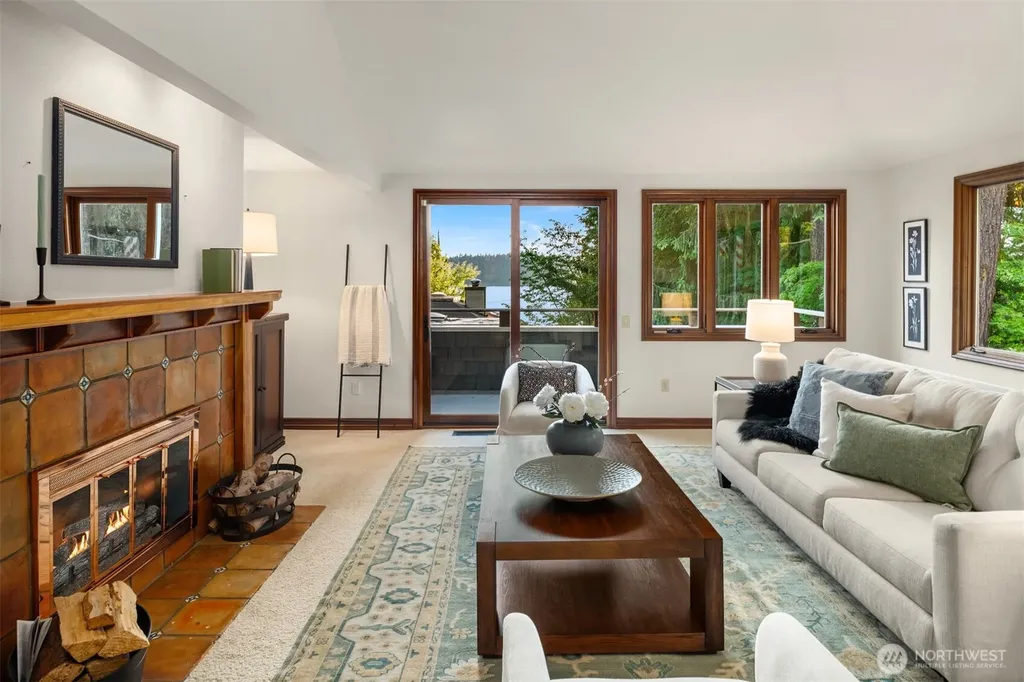 4889 Forest Avenue SE Mercer Island WA 98040