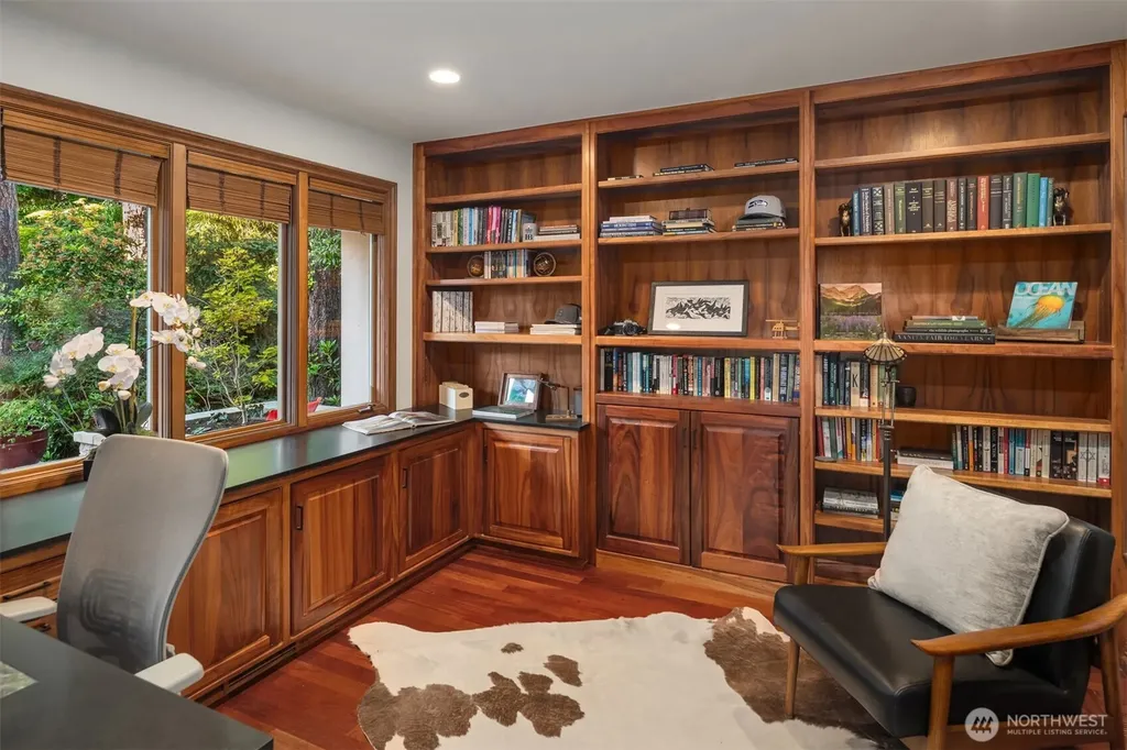 4889 Forest Avenue SE Mercer Island WA 98040