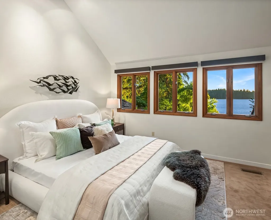 4889 Forest Avenue SE Mercer Island WA 98040