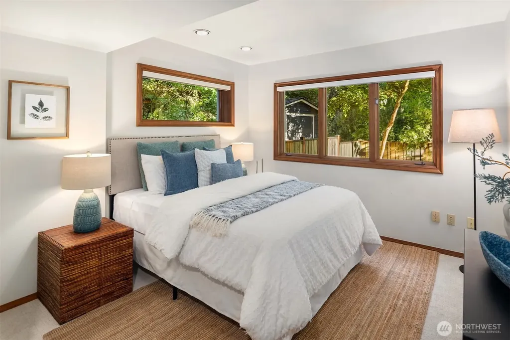 4889 Forest Avenue SE Mercer Island WA 98040