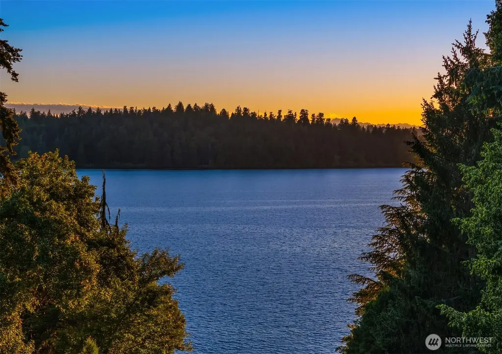 4889 Forest Avenue SE Mercer Island WA 98040