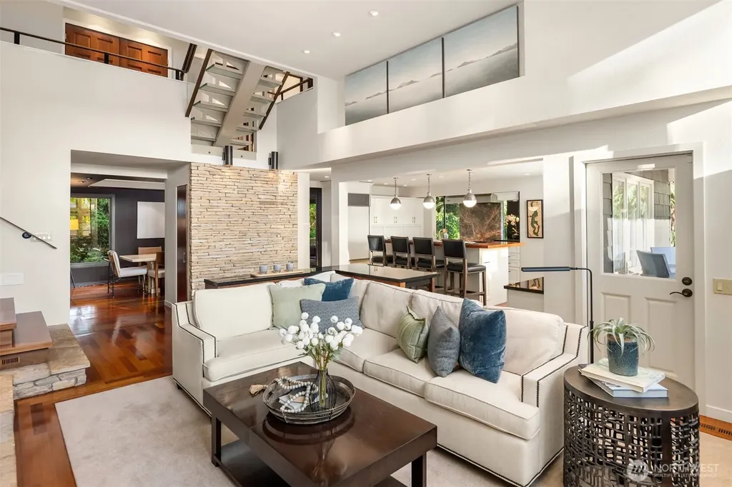 4889 Forest Avenue SE Mercer Island WA 98040