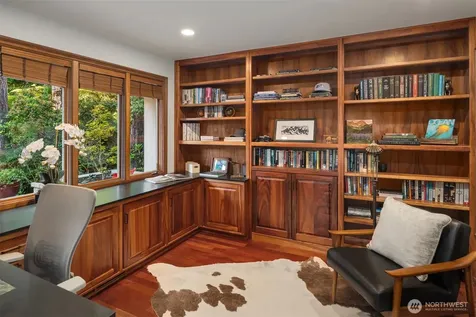 4889 Forest Avenue SE Mercer Island WA 98040