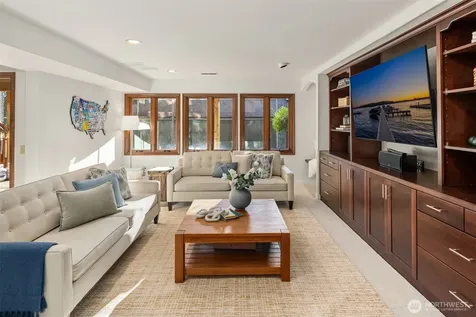 4889 Forest Avenue SE Mercer Island WA 98040