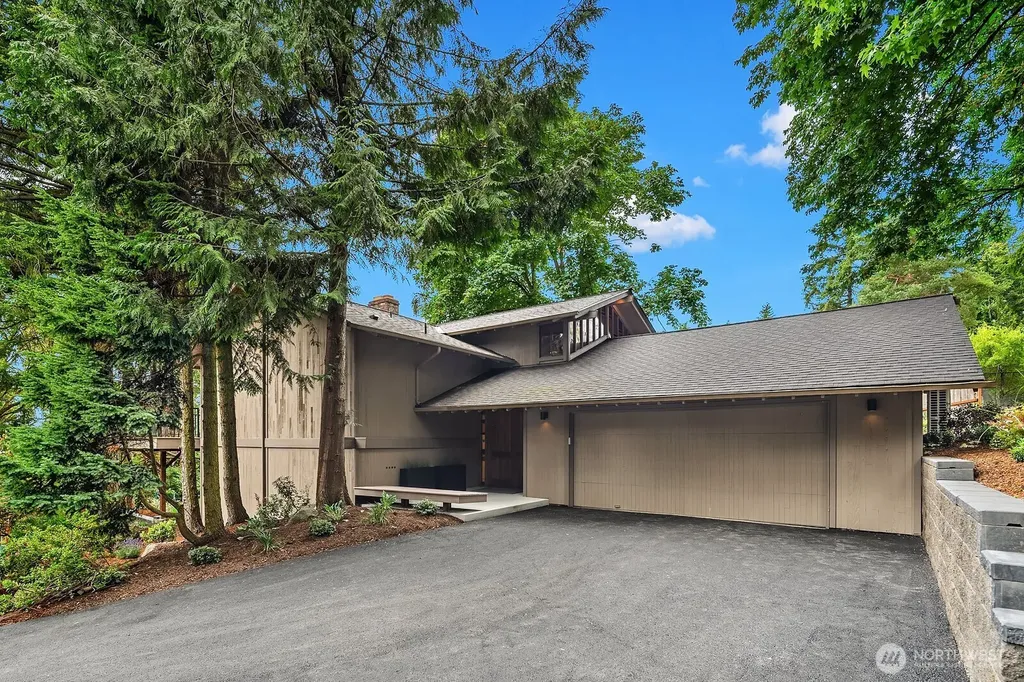 6750 W Mercer Way Mercer Island WA 98040