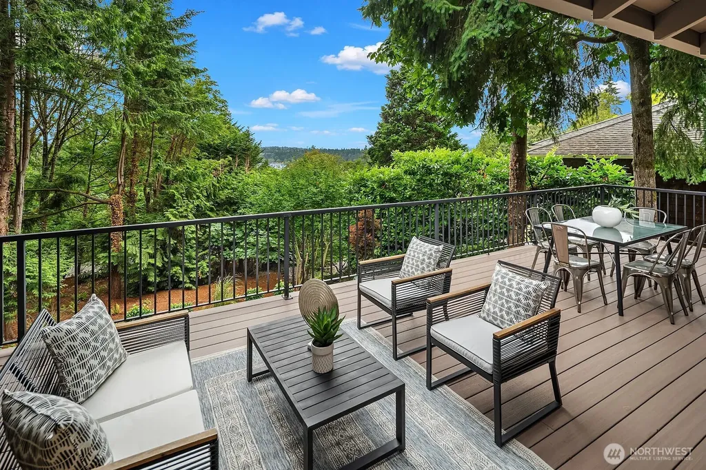 6750 W Mercer Way Mercer Island WA 98040
