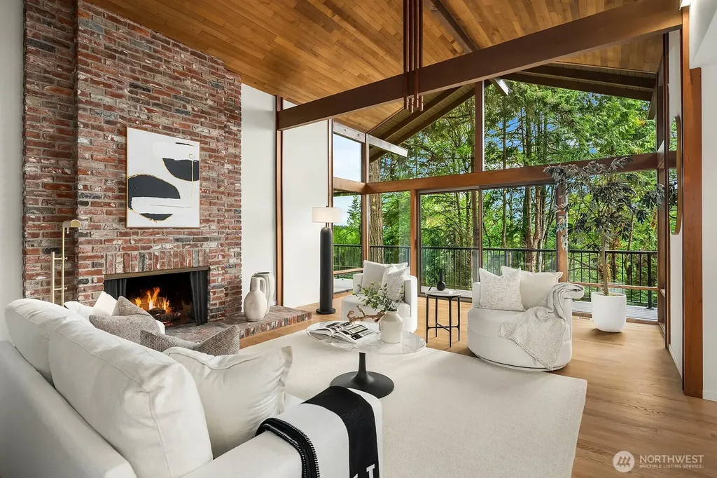 6750 W Mercer Way Mercer Island WA 98040