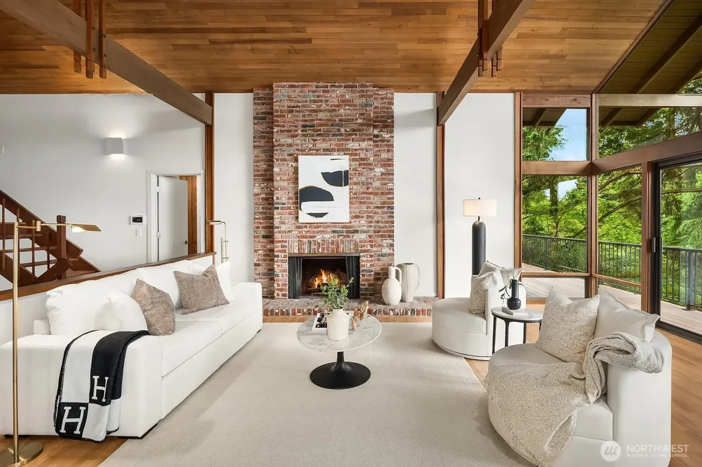 6750 W Mercer Way Mercer Island WA 98040