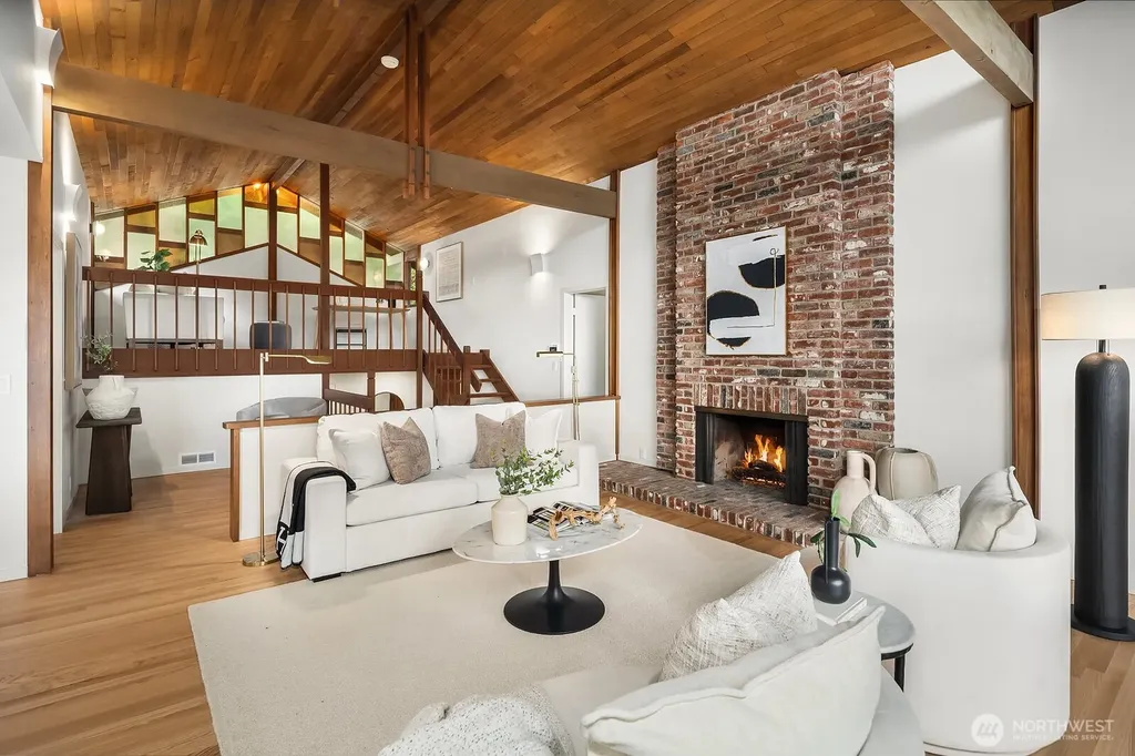 6750 W Mercer Way Mercer Island WA 98040