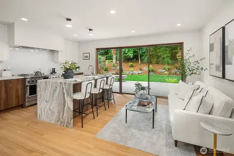6750 W Mercer Way Mercer Island WA 98040
