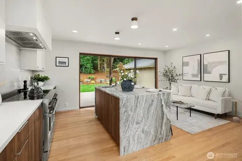 6750 W Mercer Way Mercer Island WA 98040