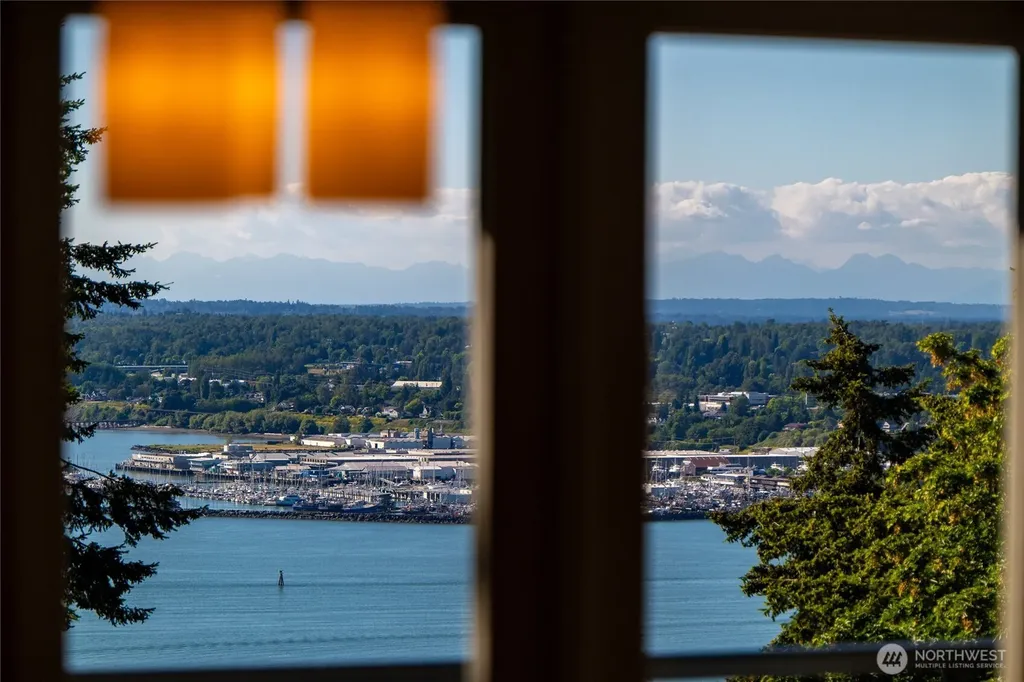 104 Morey Avenue Bellingham WA 98225