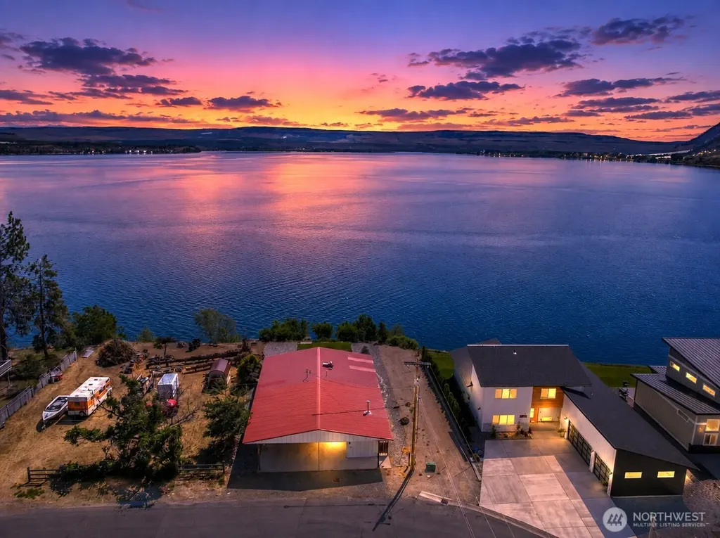 622 S 1st Street Brewster WA 98812