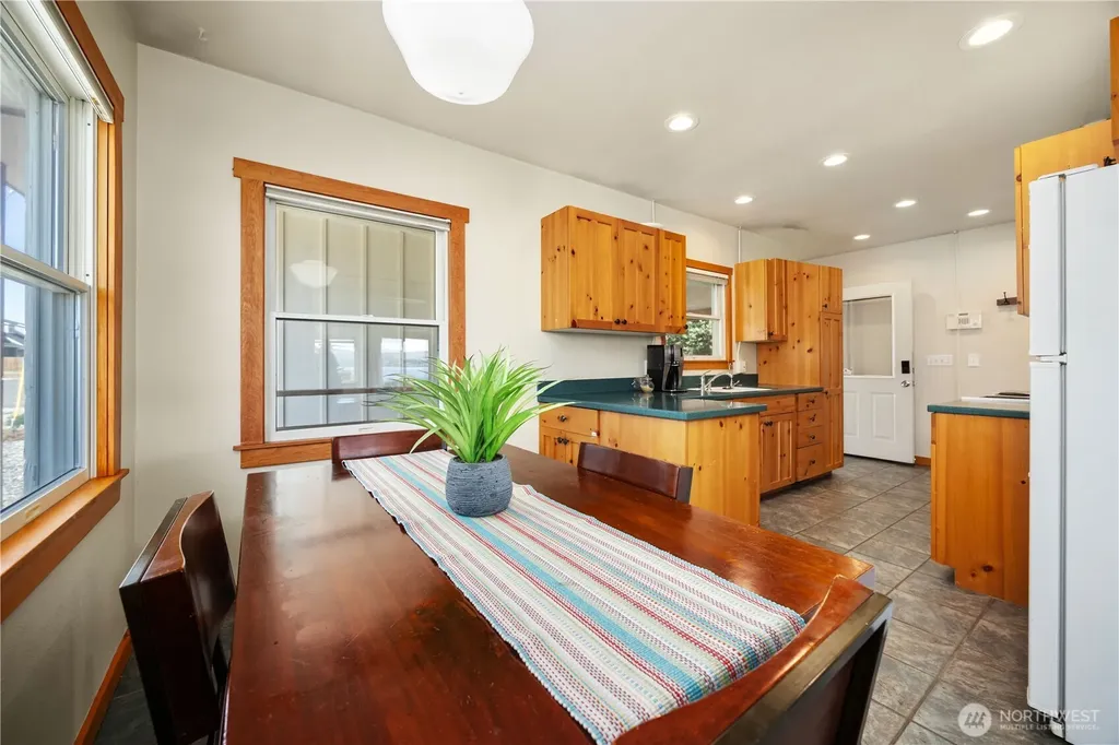 622 S 1st Street Brewster WA 98812