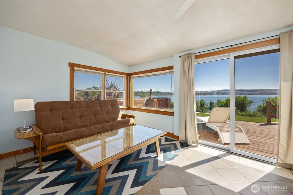 622 S 1st Street Brewster WA 98812