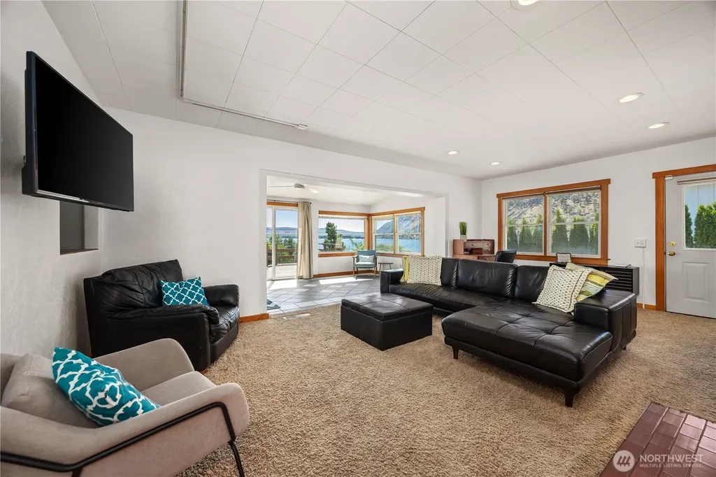 622 S 1st Street Brewster WA 98812