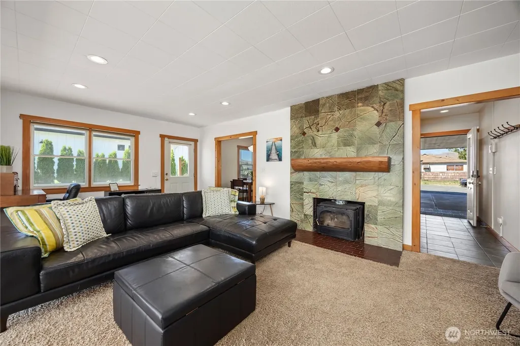 622 S 1st Street Brewster WA 98812