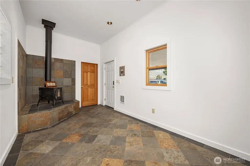 622 S 1st Street Brewster WA 98812