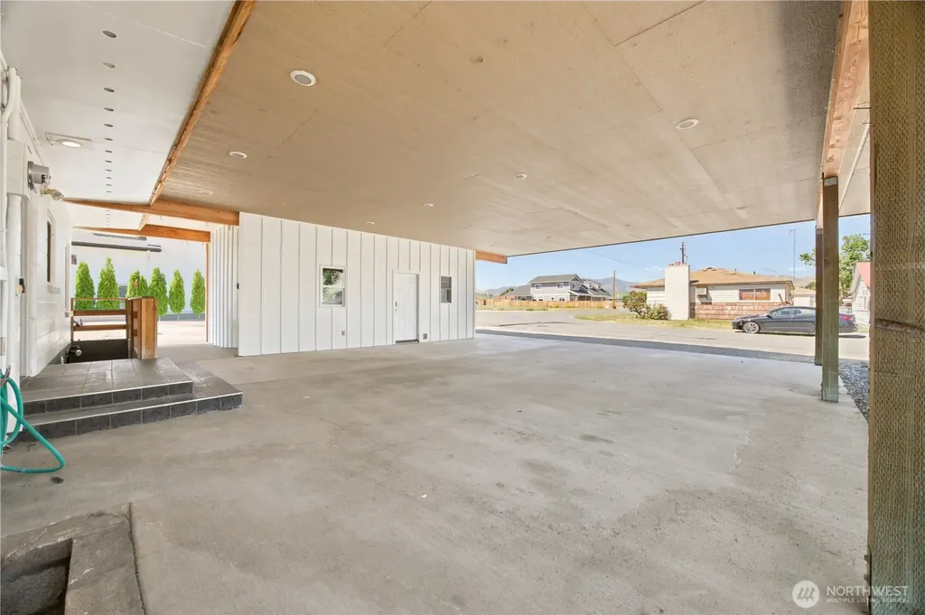 622 S 1st Street Brewster WA 98812