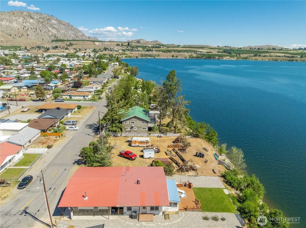 622 S 1st Street Brewster WA 98812