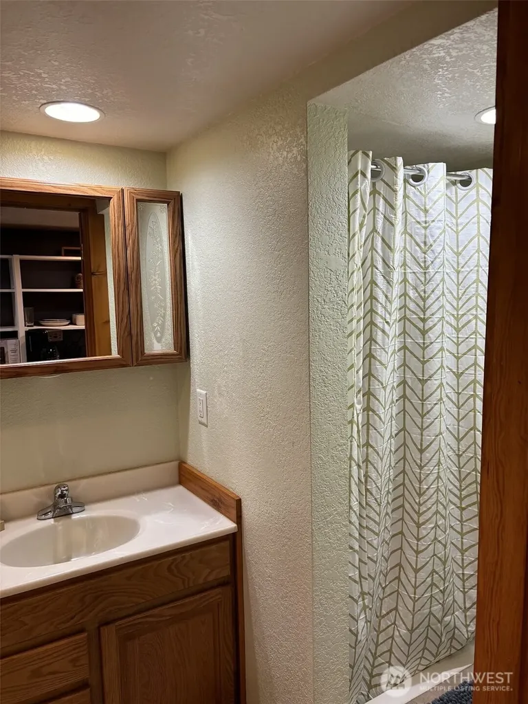 622 S 1st Street Brewster WA 98812