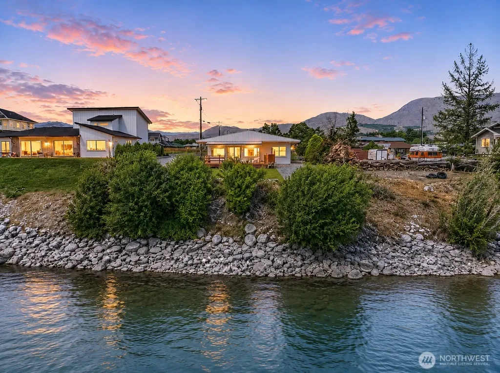 622 S 1st Street Brewster WA 98812