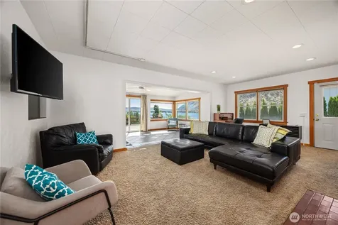 622 S 1st Street Brewster WA 98812