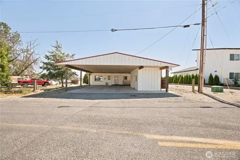 622 S 1st Street Brewster WA 98812