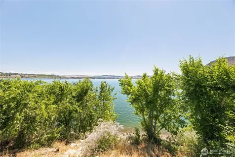 622 S 1st Street Brewster WA 98812