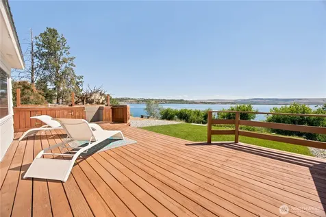 622 S 1st Street Brewster WA 98812