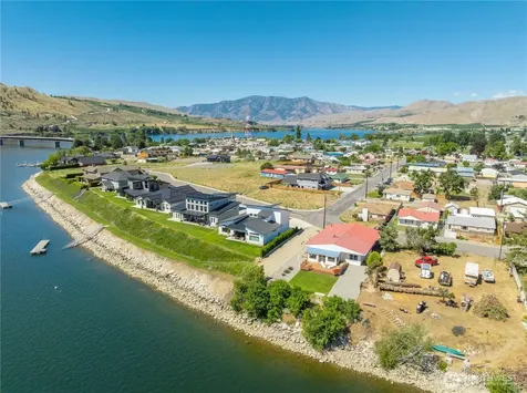 622 S 1st Street Brewster WA 98812