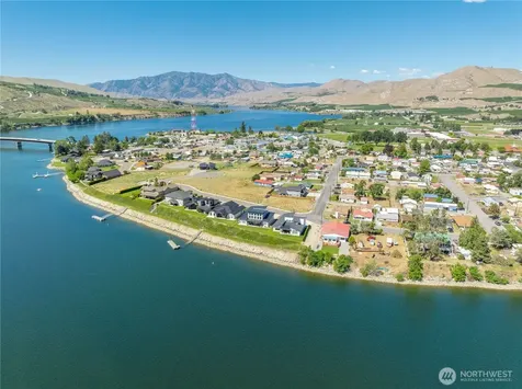 622 S 1st Street Brewster WA 98812