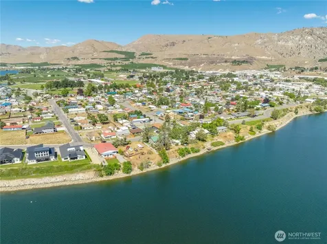 622 S 1st Street Brewster WA 98812
