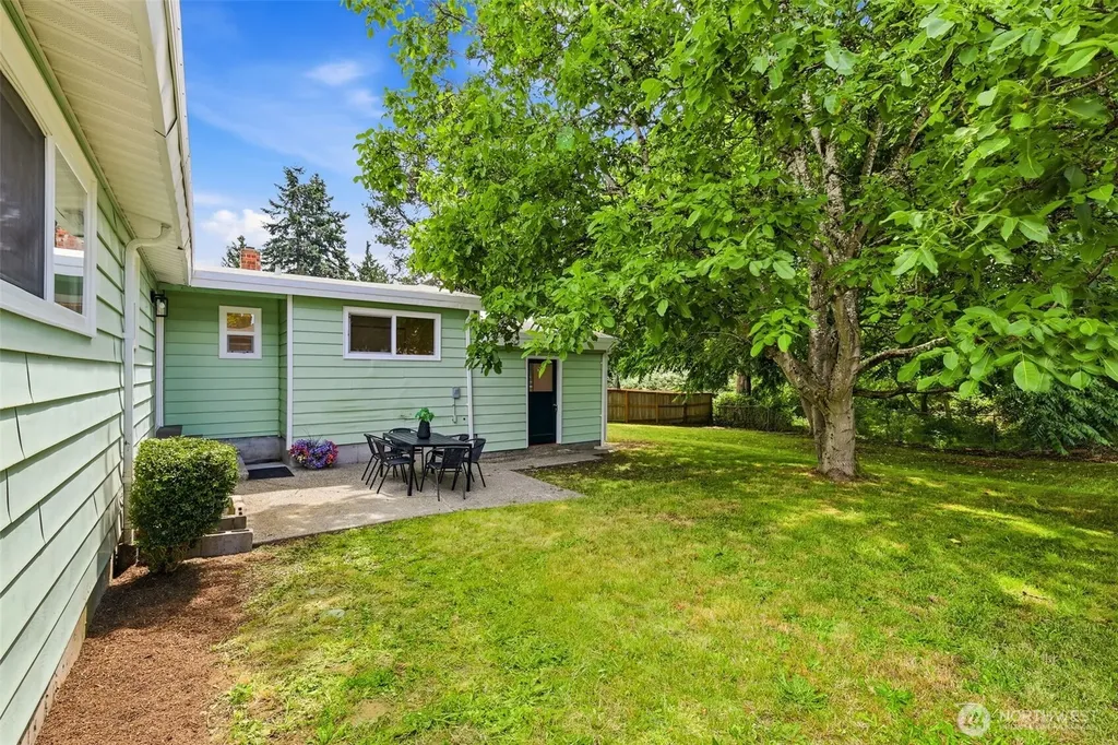 20211 24th Avenue NE Shoreline WA 98155