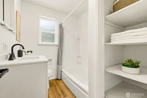 20211 24th Avenue NE Shoreline WA 98155