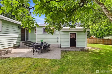 20211 24th Avenue NE Shoreline WA 98155