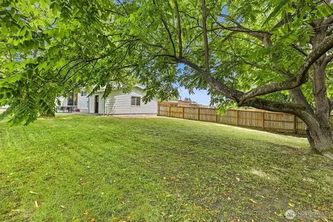 20211 24th Avenue NE Shoreline WA 98155