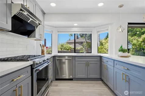 14907 SE 64th Street Bellevue WA 98006