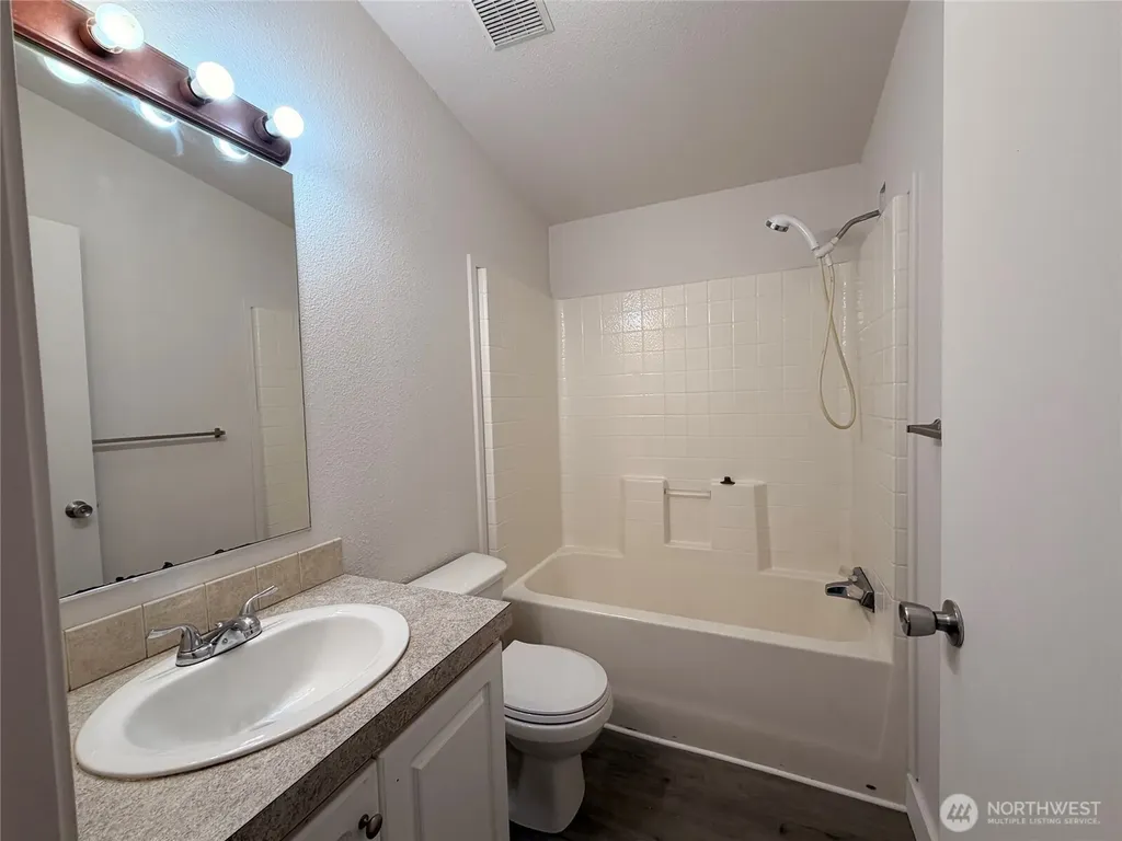 201 W Oakview Avenue Centralia WA 98531