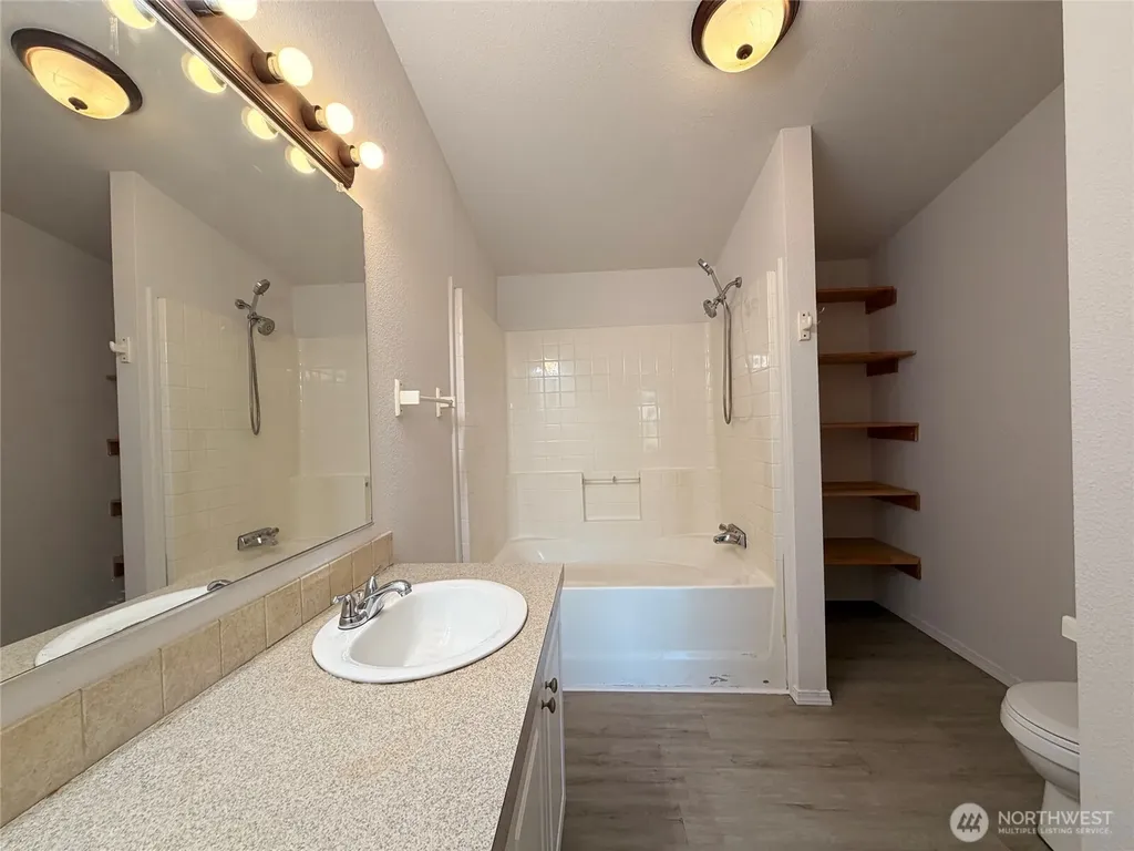 201 W Oakview Avenue Centralia WA 98531