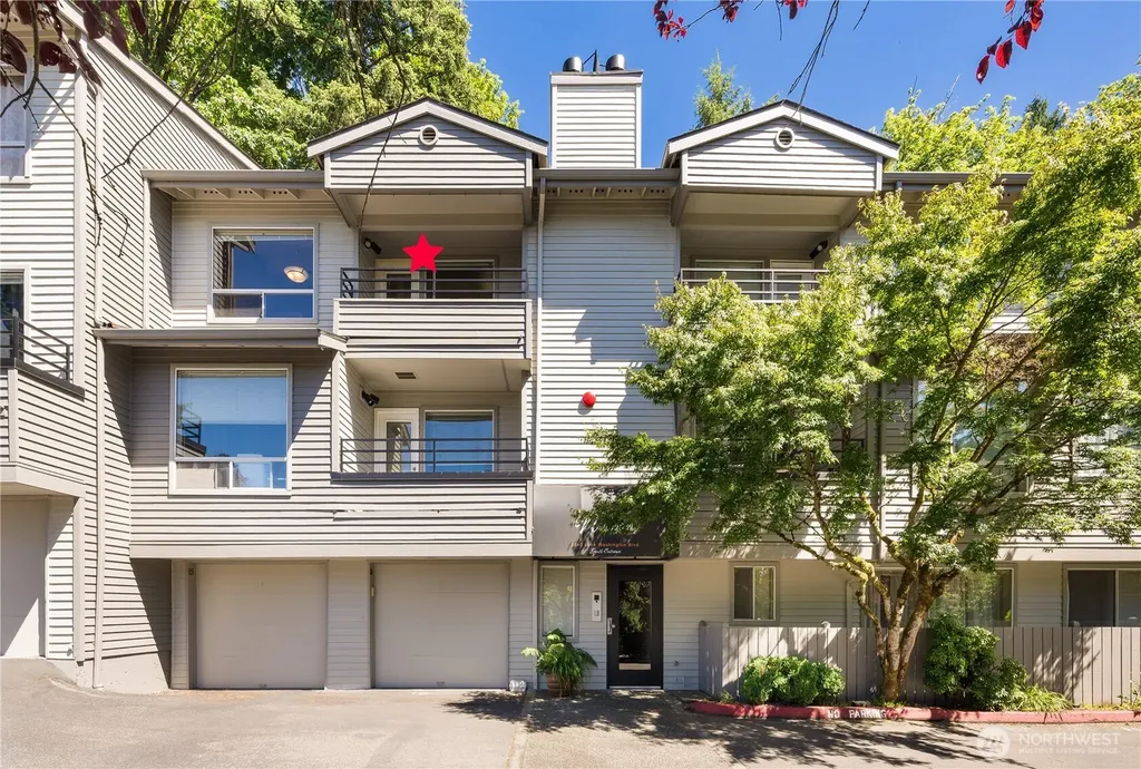 3540 Lake Washington Boulevard SE Bellevue WA 98006