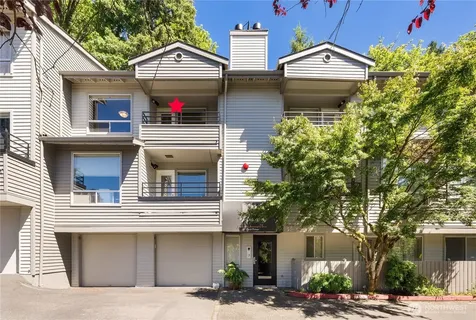 3540 Lake Washington Boulevard SE Bellevue WA 98006