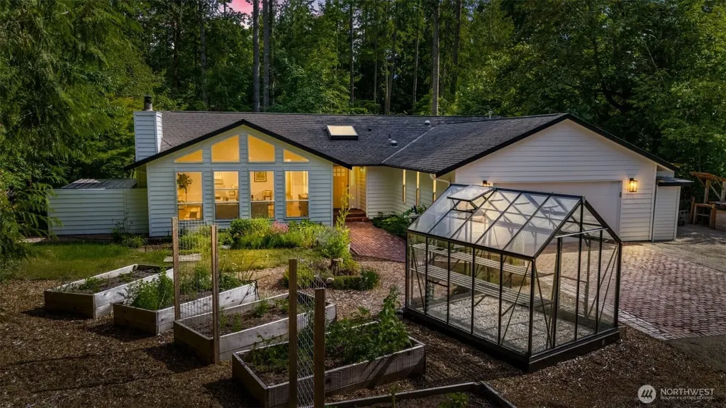 25901 SE Tiger Mountain Road Issaquah WA 98027