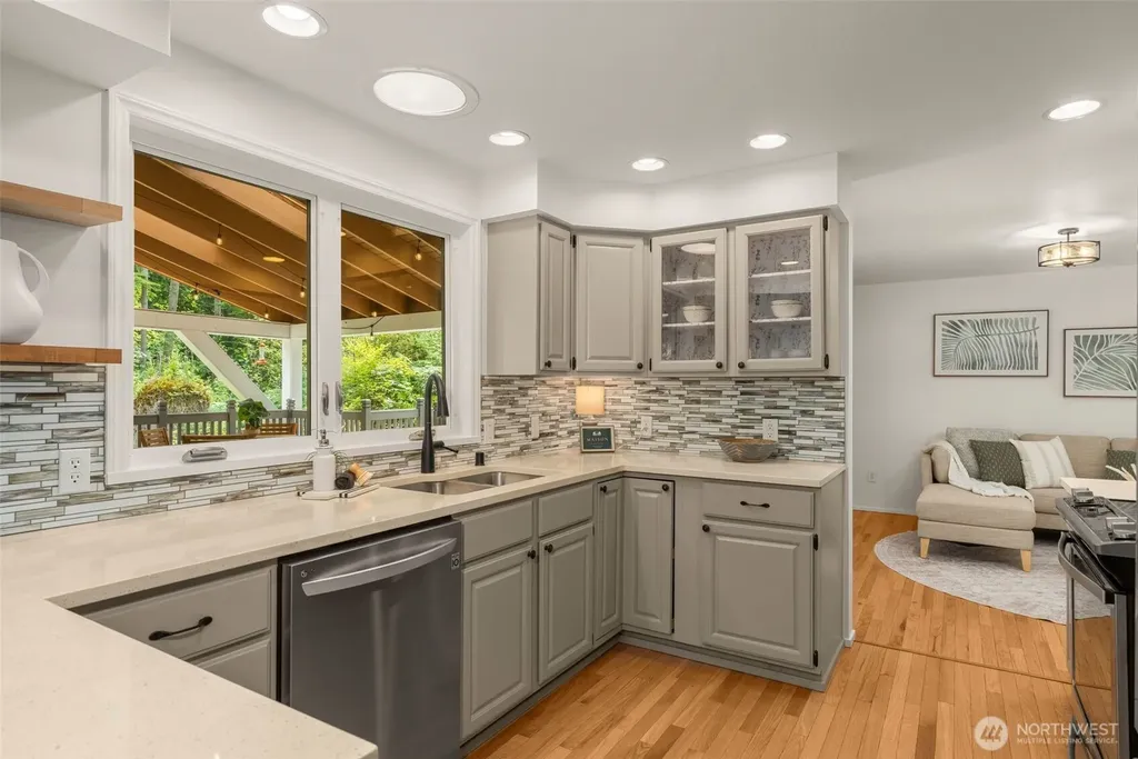 25901 SE Tiger Mountain Road Issaquah WA 98027