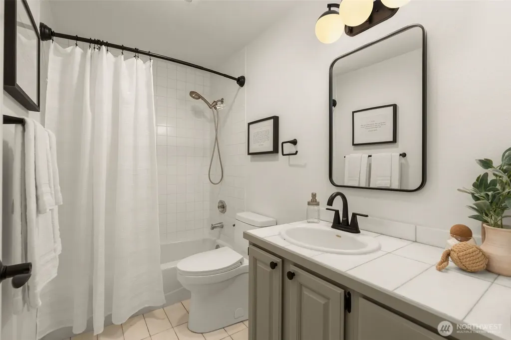 25901 SE Tiger Mountain Road Issaquah WA 98027