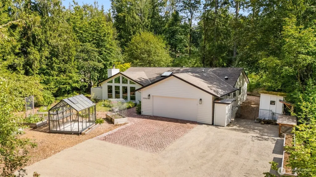 25901 SE Tiger Mountain Road Issaquah WA 98027