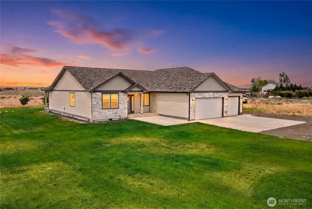 7526 Road D.5 NE Moses Lake WA 98837