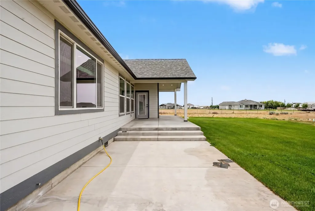 7526 Road D.5 NE Moses Lake WA 98837